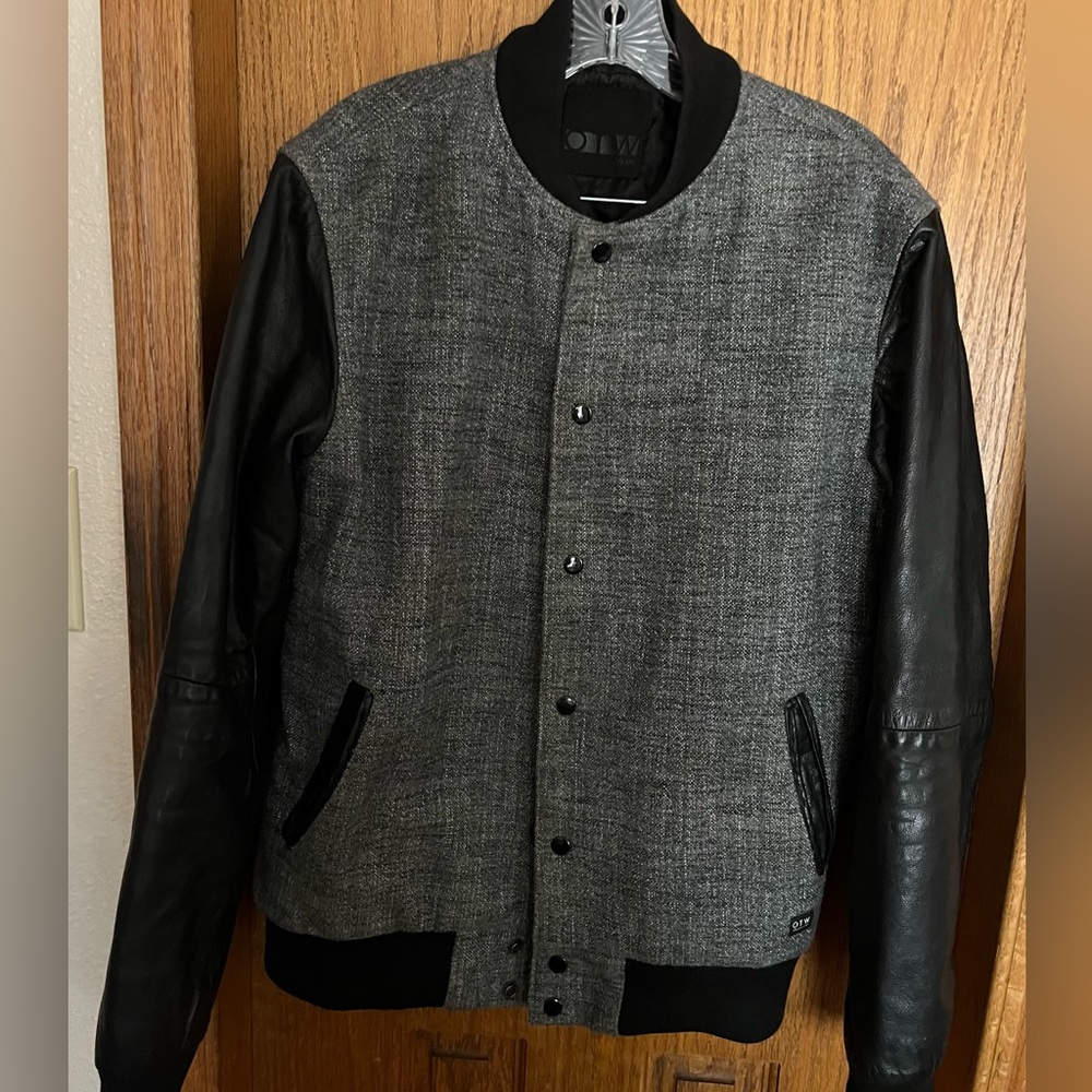 Jacket - Picture 2 of 9